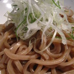 麺　藏藏 - 麺はエッジに立った四角い太麺