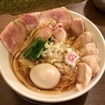 フスマにかけろ 中崎壱丁 中崎商店會1-6-18号ラーメン - 魚鶏貝醤油ラーメン 特製トッピング