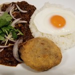 CHATEAU - 濃厚ラムキーマカレー＋Ａ５和牛のメンチ