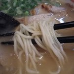 大龍ラーメン - 麺のアップ