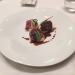 スリオラ - イベリコ豚とほほ肉とタンのブニュエロとイディアサバルチーズのボンボン