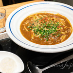 ナダバン　バイ ハル ヤマシタ - トマト黒毛和牛 辛口神戸スパイスビーフカレーおうどん 1,480円