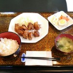 ミズバショウ - 料理写真:唐揚げ定食￥７５０