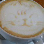 カフェムーラン - カプチーノ（猫の顔が可愛いです）