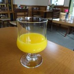 ステーキ食堂 ミートソルジャー - グラスもこんな感じ