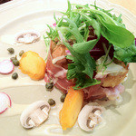 アフタヌーンティー・ティールーム - 季節限定「発芽玄米ブレッドのプロシュートサンド」。飲み物とセットで1,260円です。2011.10.25