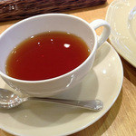 アフタヌーンティー・ティールーム - 紅茶。角砂糖が可愛いですよね。