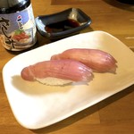 かめ - マグロの握り寿司2カン（150円）