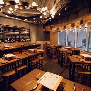 20名様から貸切OK！温かみのあるモダンな空間で乾杯♪