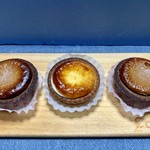 BAKE CHEESE TART - 「チョコチーズタルト（左右）」と「チーズタルト（中央）」を購入♫