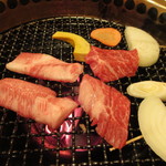 米沢牛 登起波 - 炭火ロースター