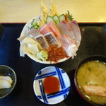 海鮮めし屋 磯人 - 磯人丼