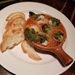絵地尊 - 魚介のエスカルゴ風 600円