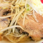 ラーメン二郎 - 豚