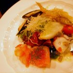 ビストロ パザパ - 前菜　海の幸のサラダ