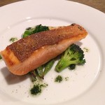 ビストロラドレ - サーモン燻製と野菜添え