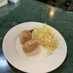 インターナショナルビレッジ - チキンティッカ、サラダ