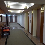 Leofoo Hotel - 廊下。立派な設えです。