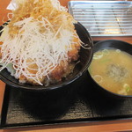 Karayama - 「塩極ダレ丼」（637円）+味噌汁（50円）