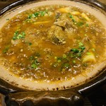 萬的中華 笑龍 - 牡蠣と牛肉の煮込み。