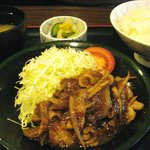 叶家 - しょうが焼き定食：790円