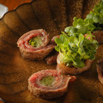 肉料理かなえ - 料理写真:一枚ロース_かいわれ巻き