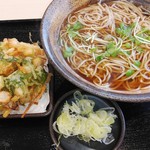 ゆで太郎 - 小柱と水菜のかき揚げ温そば