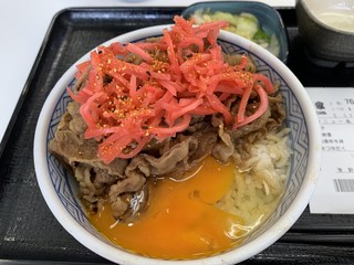 Yoshinoya - 牛丼並つゆだく玉子はこうして食べる