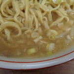 ラーメン二郎 - このスープにはネギがマスト