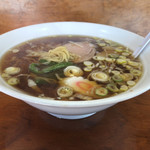 味よし食堂 - 横からのアングル。