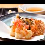 虾天妇罗和海岛蔬菜（3 件）