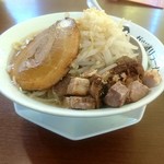 ガツ盛りラーメン みちる屋 - 