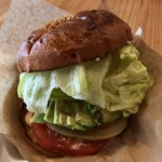 ビトウィーン ザ ブレッド - ハンバーガー