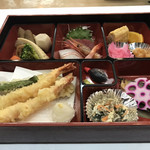 Komakikinrousentaresutoran - 割子弁当