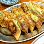 よって屋 - 屋台の餃子 焼ぎょうざ 390円(写真は2人前)