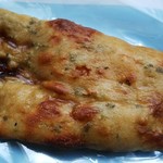 メゾン ムラタ - ネギが入ったナンみたいな  200円