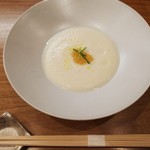 佳肴岡もと - 蕪のすり流し　とびこのせ