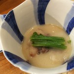 佳肴岡もと - ツキノワグマのもも肉と芹の白味噌仕立て