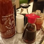 Pho One Vietnamese Restaurant - 調味料いろいろありますがよくわかりません(笑)