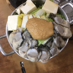 すき焼･鍋物 なべや - かきみそ鍋　上から