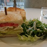 ロブソンコーヒー - BLT   680円      トースト熱々
レタス しゃきしゃき         美味しい♪♪♪
