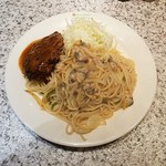 ロビン - ボンゴレ（塩味）＋ハンバーグ乗せ