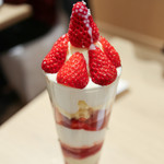 Rice people, Nice people! Nagoya - ゲートタワー限定 いちご練乳タワーパフェ☆