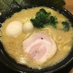 横浜家系ラーメン 丸岡商店 - 