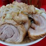 ラーメン二郎  - 増し、ニンニクましまし、アブラましまし　別角度