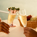 蒸気海鮮 CHATAN STEAM SEAFOOD - 記念日・誕生日デートの乾杯にワイン・シャンパン・スパークリングワインも豊富にご用意