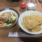 山田屋 - カツ丼¥720きしめん(小)¥330