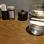 らーめん藪づか - 超わくわくタイム。前回より前傾姿勢でお送りします。