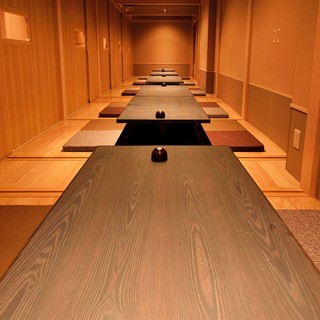 最大70名様までご利用可能な大型の完全個室。