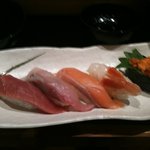 Hanazen - お寿司5カン…まずまず旨かった